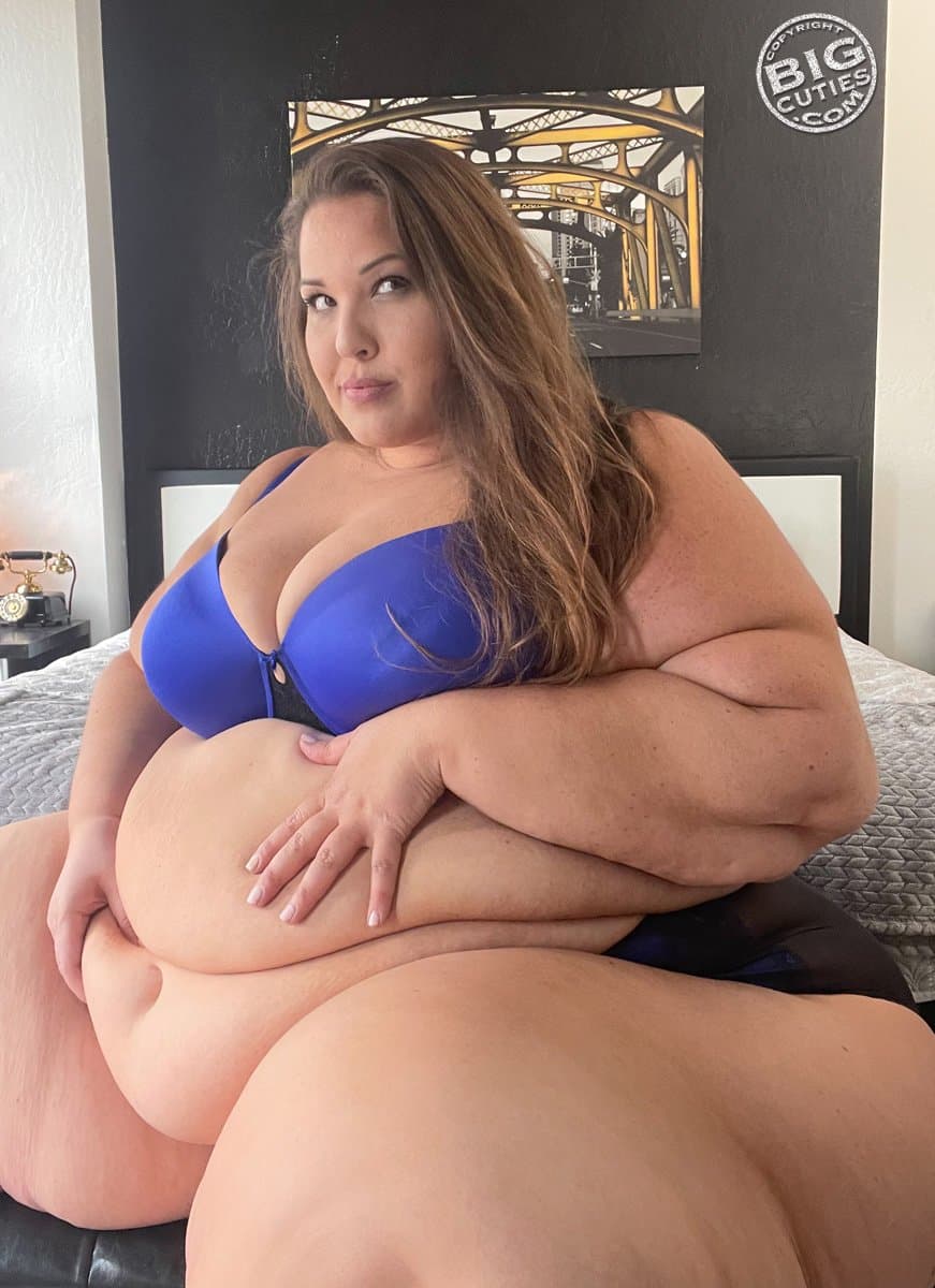 FAT SECRETARY- BOBERRY TIGHT BLACK SKIRT BLUE SEXY INTIMATES