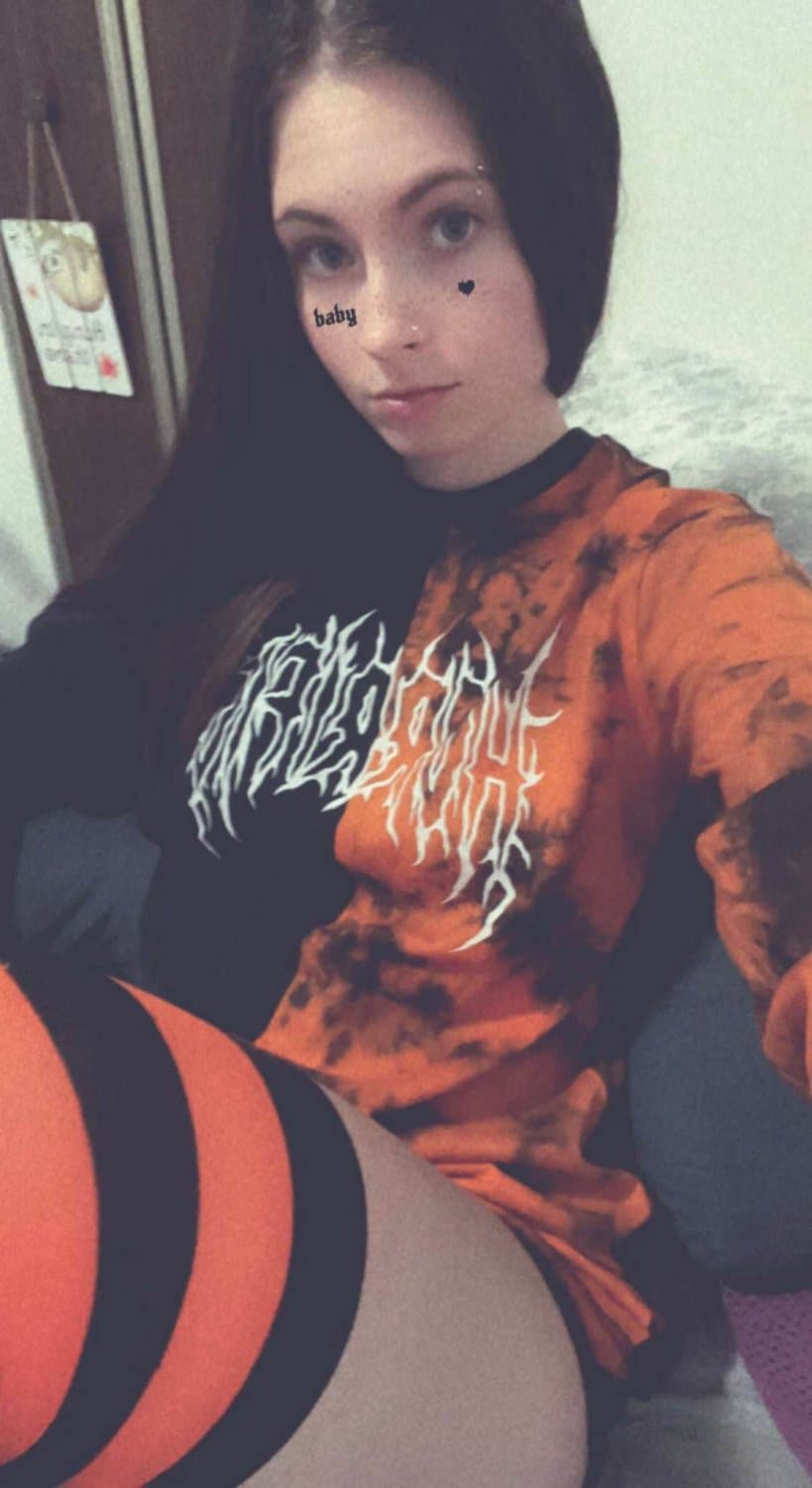 Lily Thompson should be a pornstar