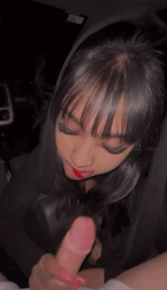 Gorgeous arab babe car blowjob