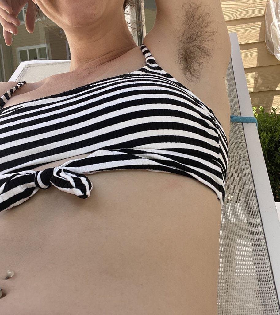 sweaty hairy armpits chic