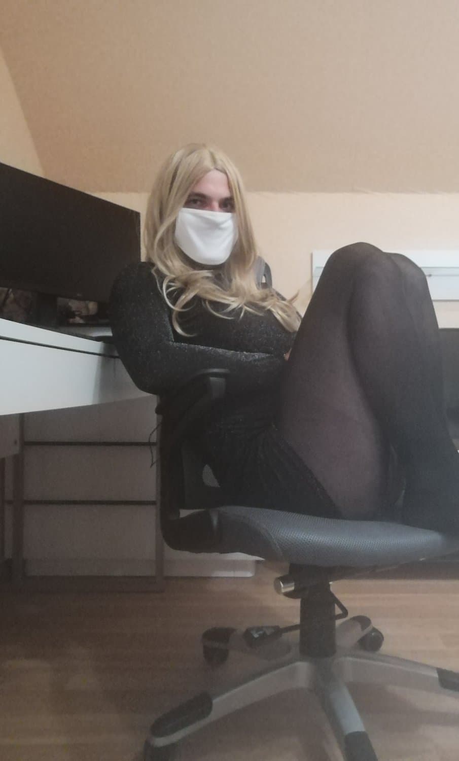 Office sissy slut gets naughty
