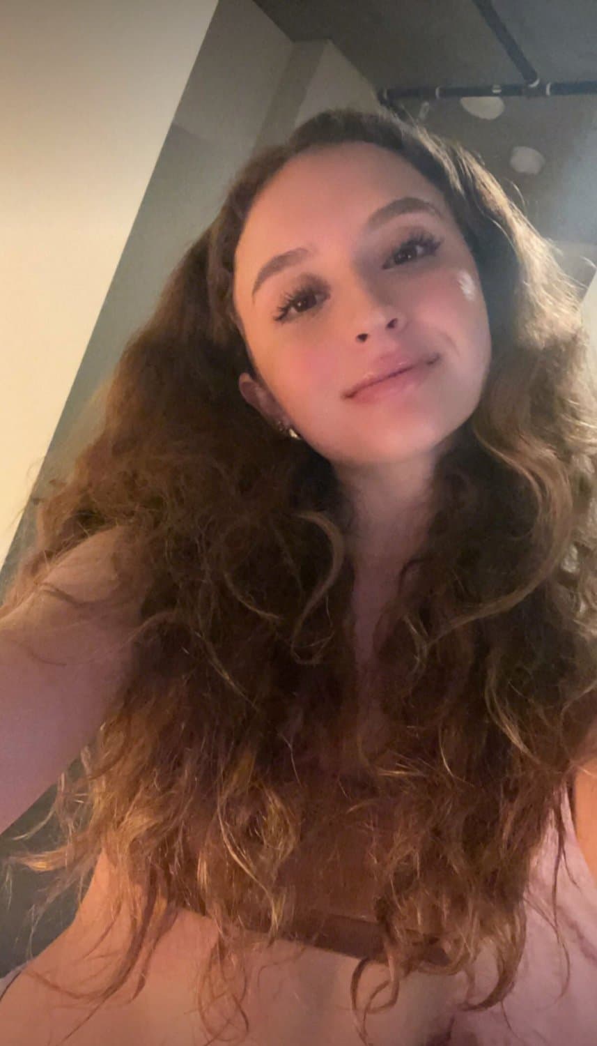 World class slut ready to get her throat abused