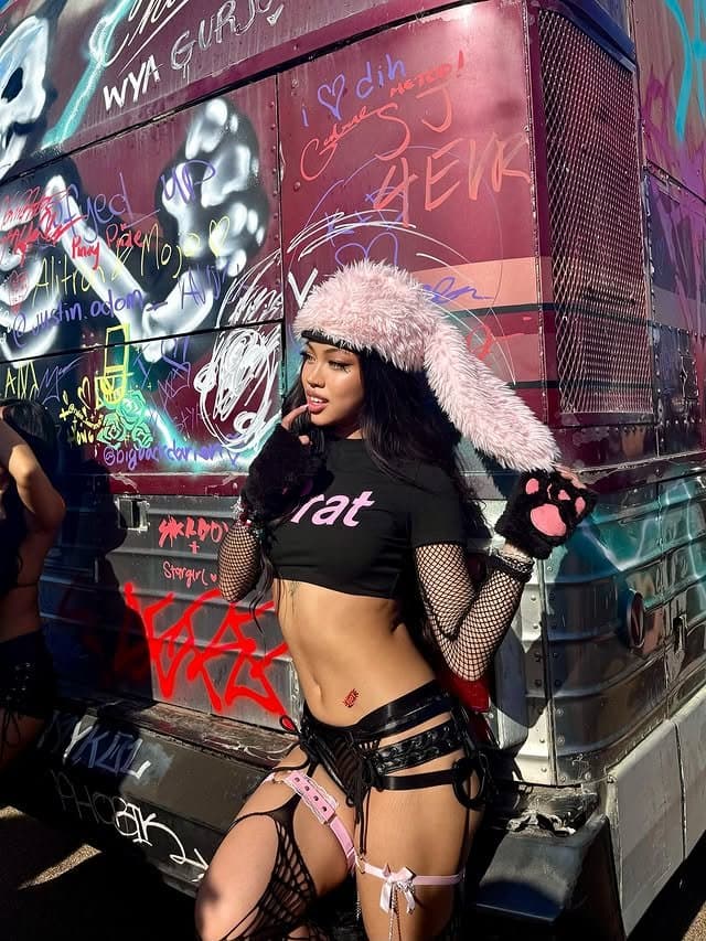 Sexy phat ass ABG teen Noelle