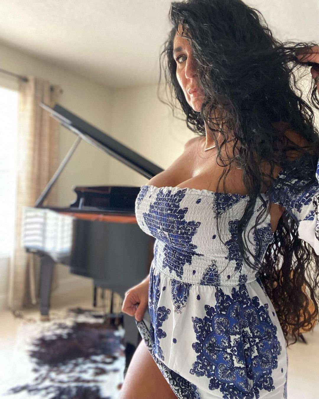 Milf with the best dick sucking lips