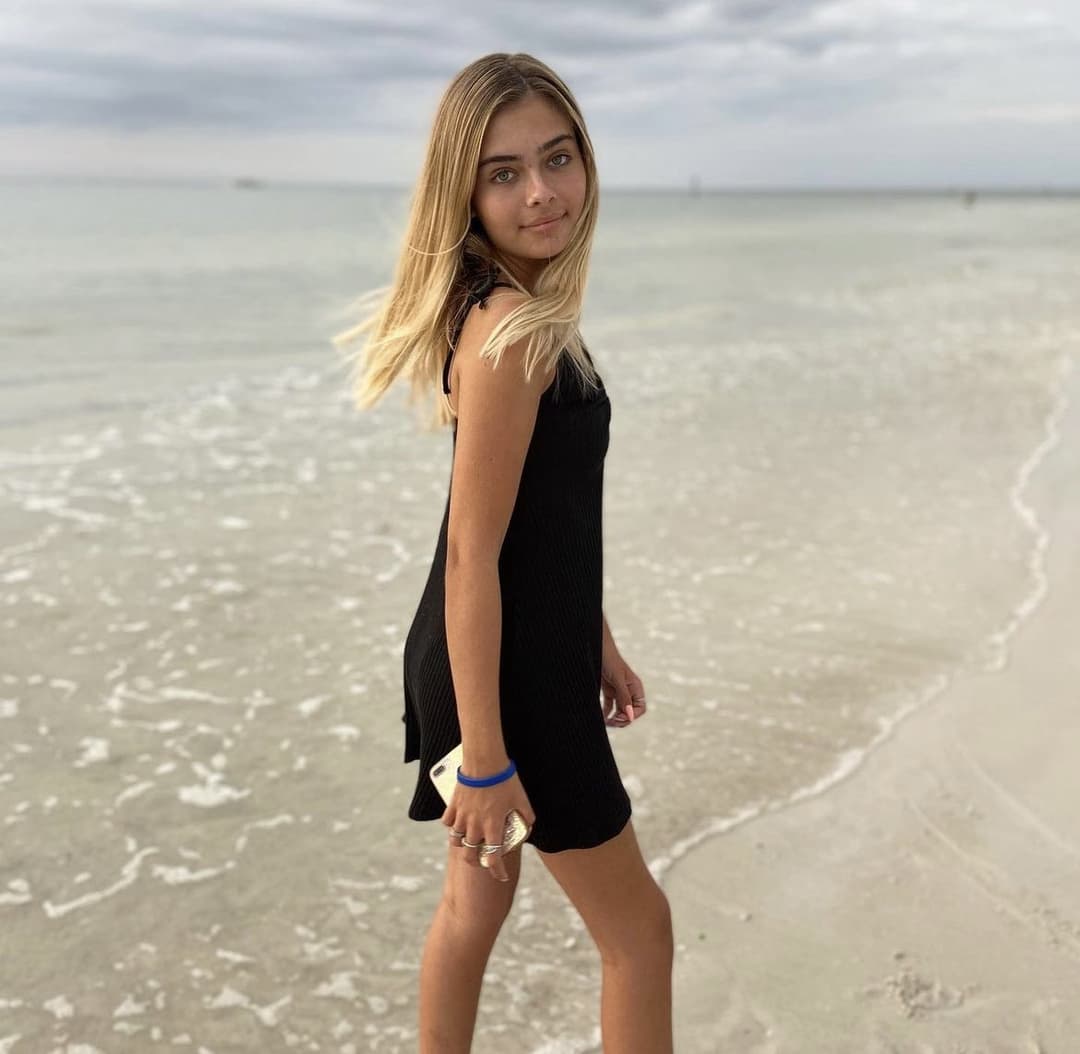 Harley Elise Chapman UK Model W/ clothes off