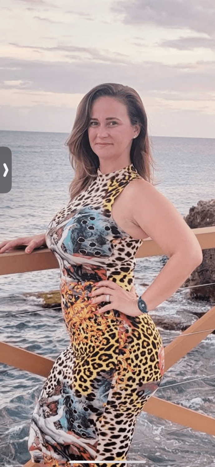 Big ass TikTok MILF Julie Vaughn