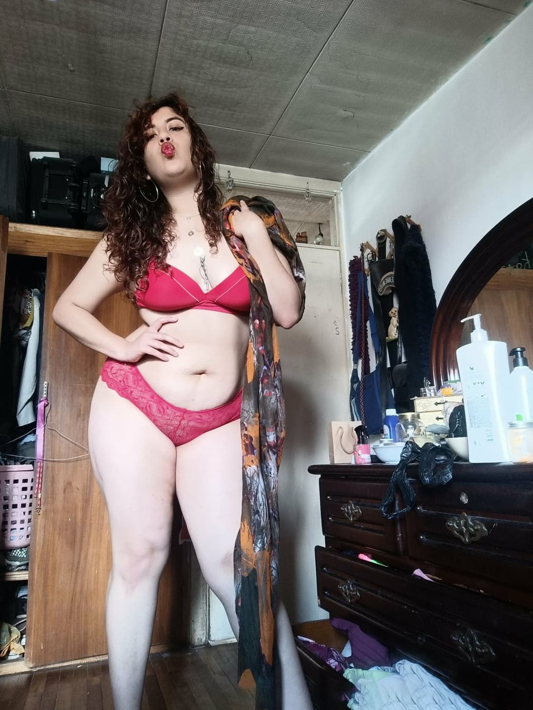 Nuevo aporte de nuestro seguidor, Eri putita ?