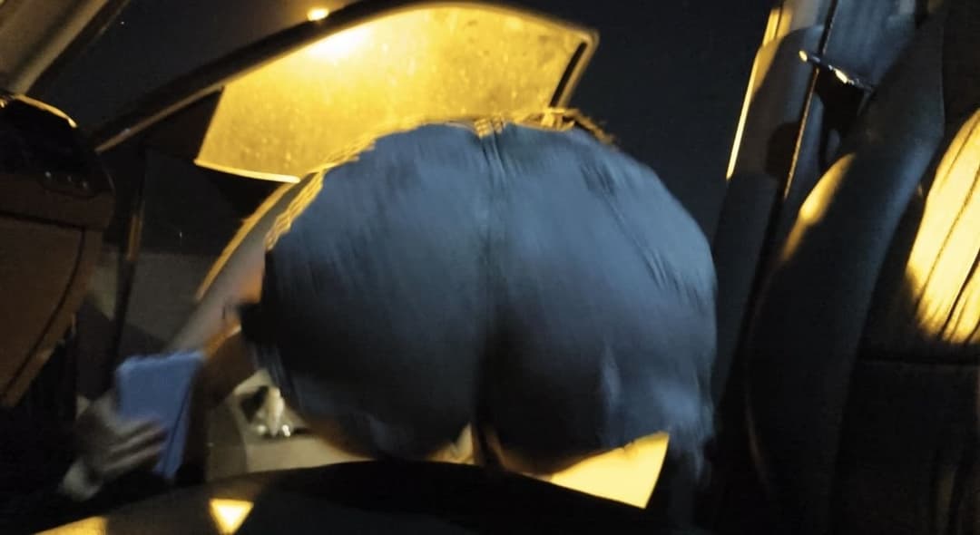 Mi mejor amiga me regala su culo perfecto