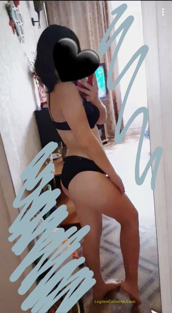 Putit4 Milán mostrando su tetitas chep4 lindo cul0 zorrit4 cam.