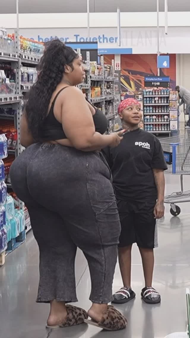 Webfind: MAMMOTH BBW Pear in Comedy Short