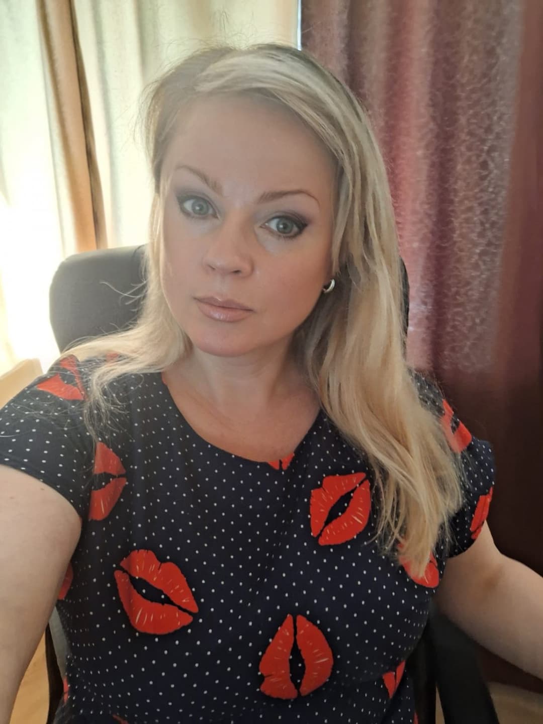 Office Milf Claudia T is so horny. Comments welcome.