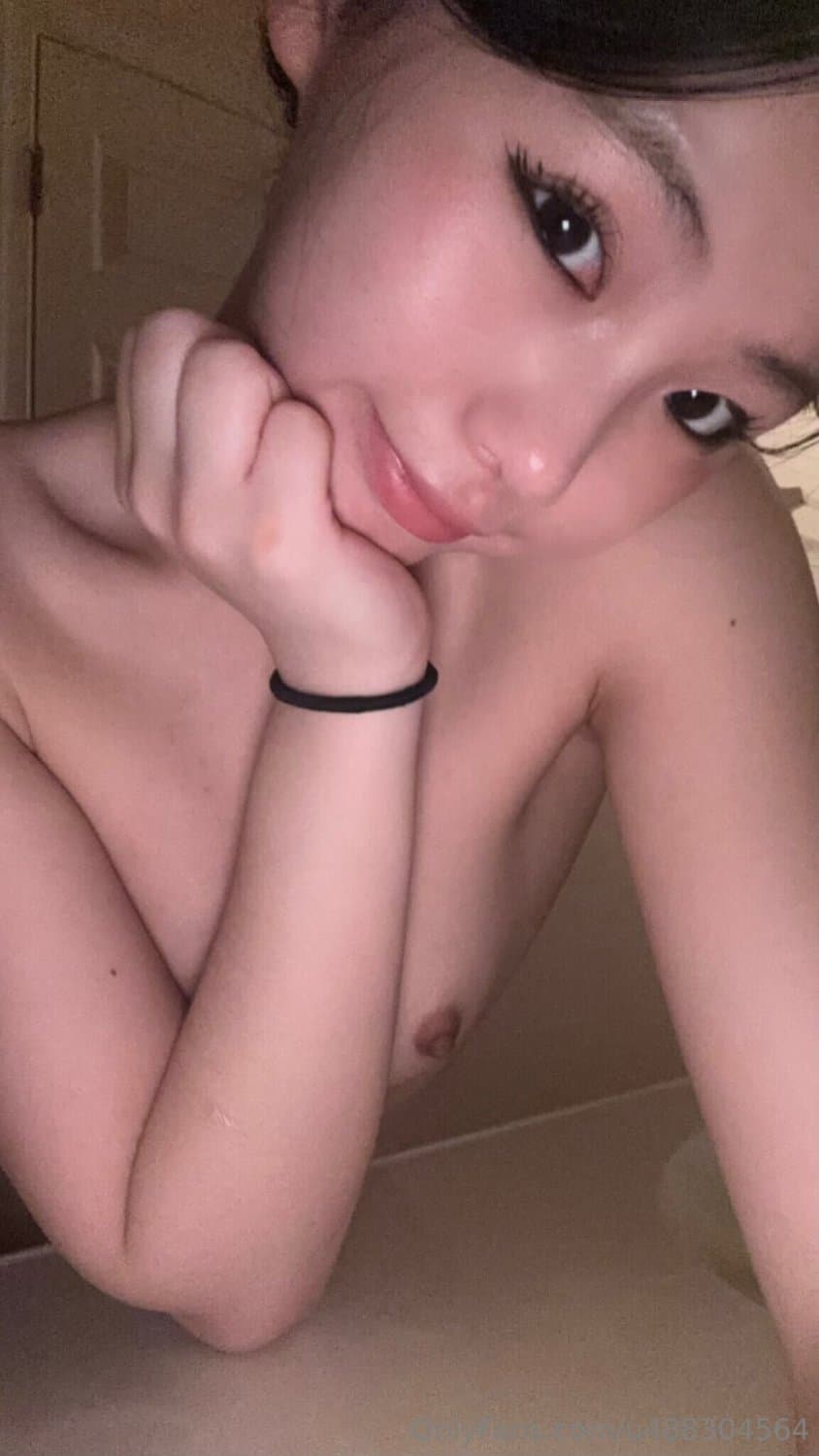 Squirting Asian ABG Fucks Herself with Massive Dildo - Asian Amateur Solo Masterbation Squirt