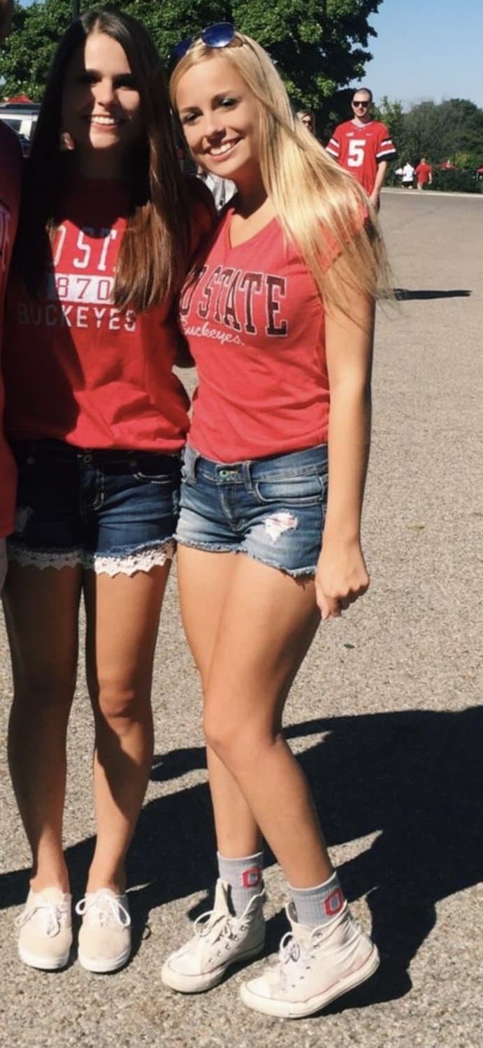 Sisters Sami (Blonde) and Rachel (Brunette) Who’s Getting Your Load and Why?