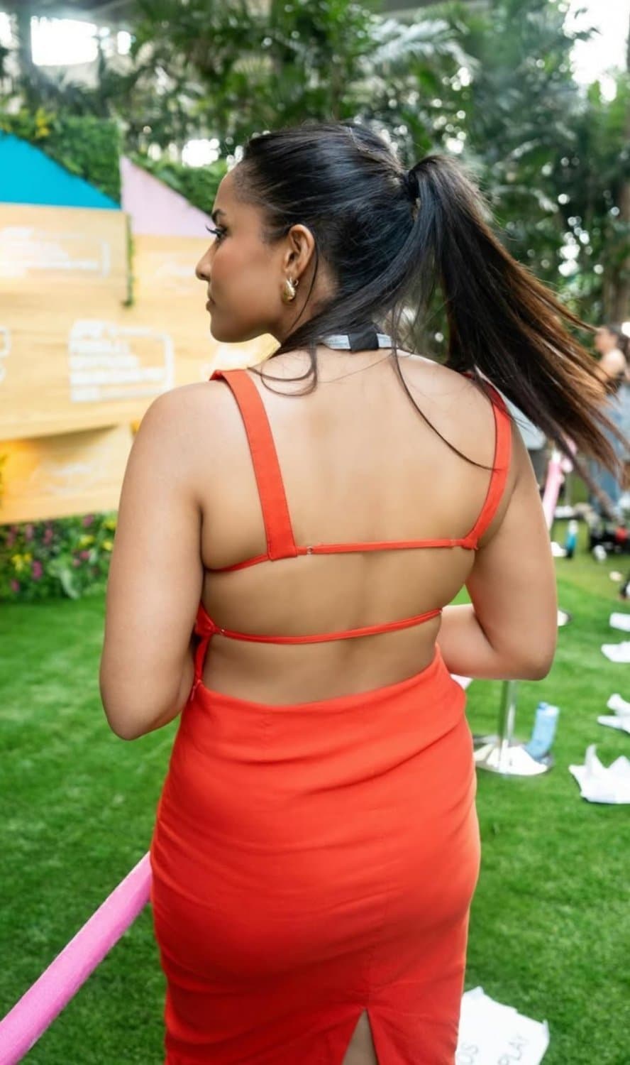 Just completed my 4th F1 season beating my cock to their brown desi presenter w huge curry cannons