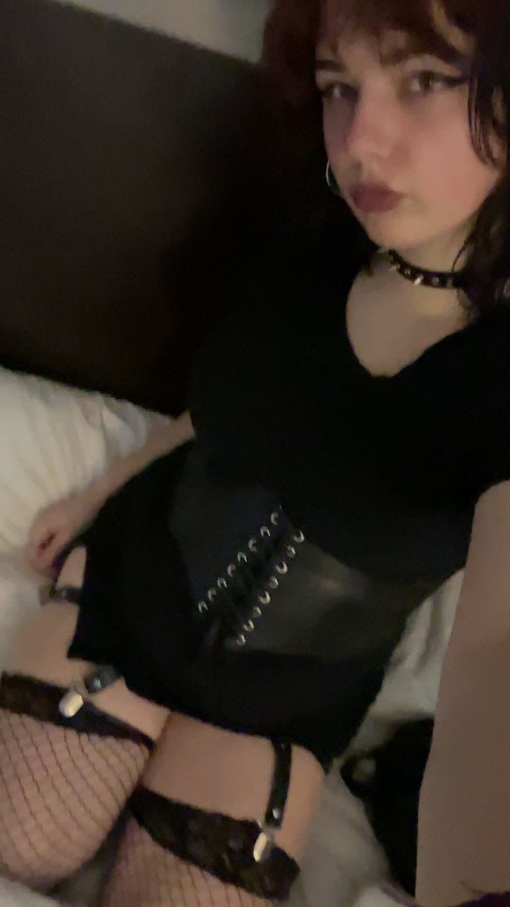 Sexy goth egirl from Discord p2