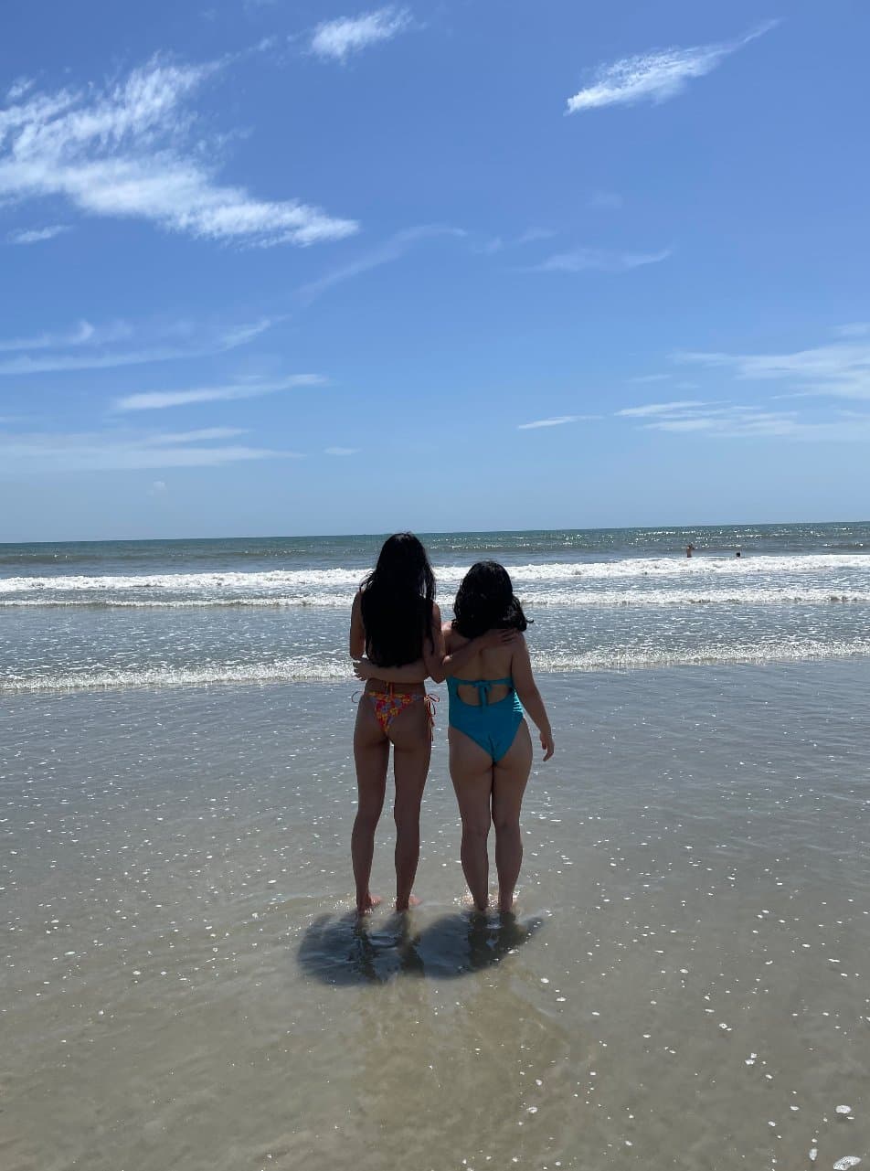 <<beach vacation with husband and bestie<3>>