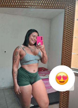 Morena bucetuda, exibe o capô de fusca | Thick Latina, thick pussy cameltoe
