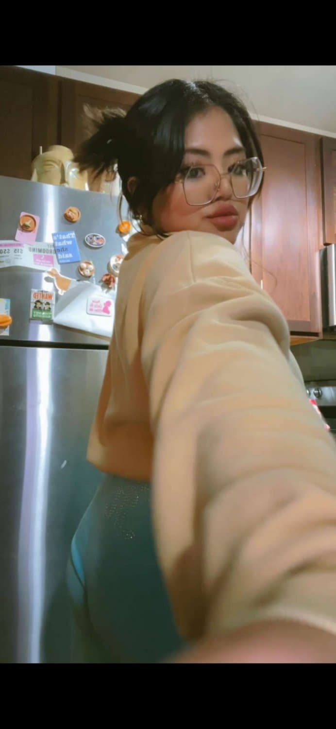 ail!n cheats on her bf br!@n and sends nudes