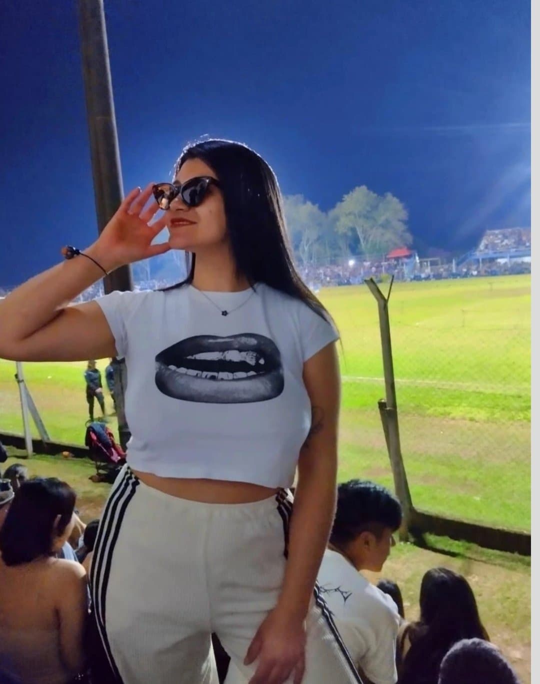 Una trola tetona que me enamoro desde la primera vez que la vi - Argentina tetona