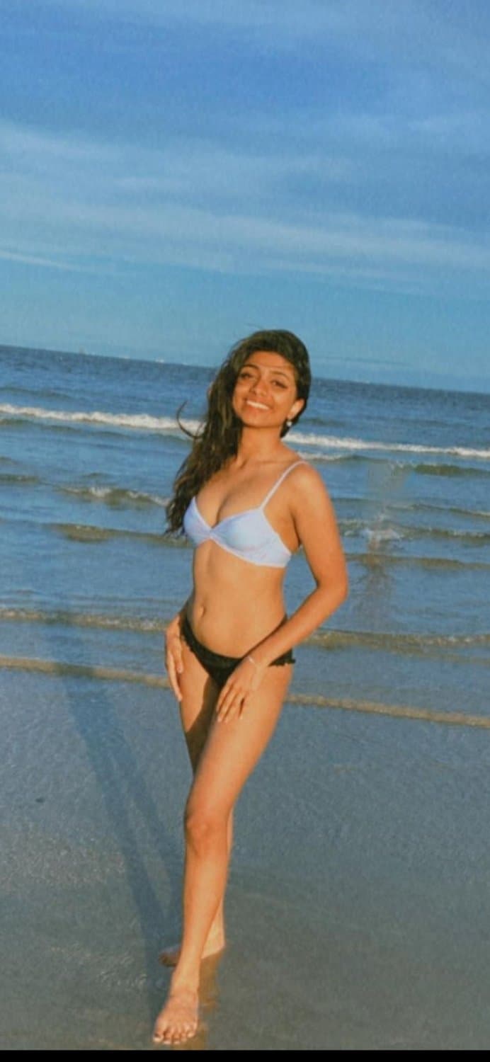 Traditional Kuwait Immigrant Sheethal Shares Tits In Confidence