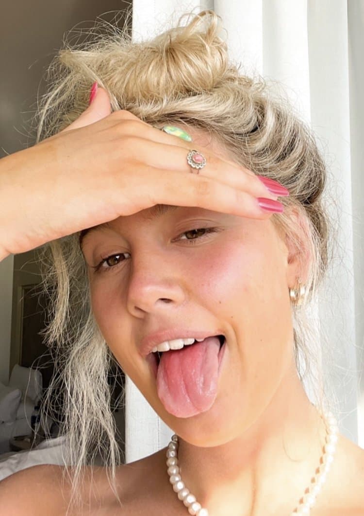 Perv Dad Shares His Daughter msg him on kik harry1243x