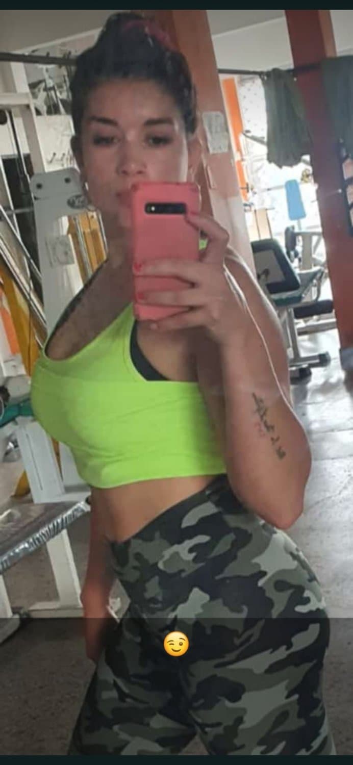 Brunette mim 40yo bubble butt