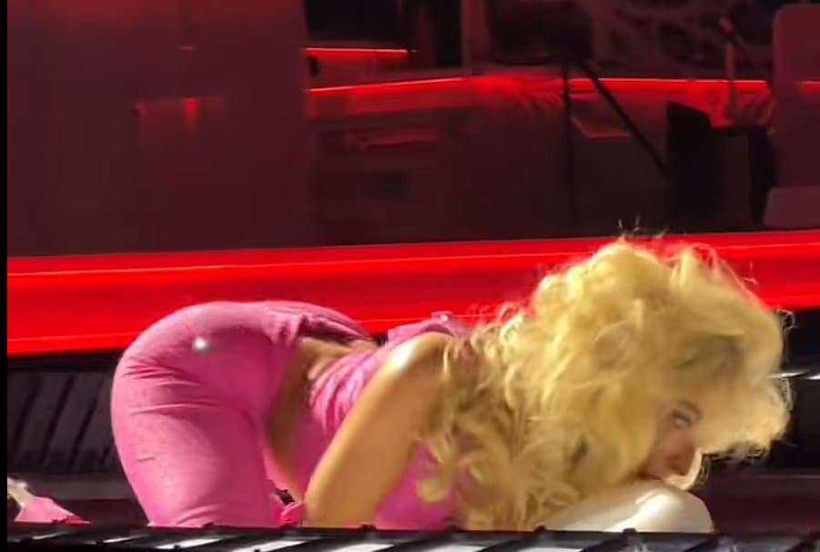 Sabrina Carpenter must be amazing when it comes to fuck