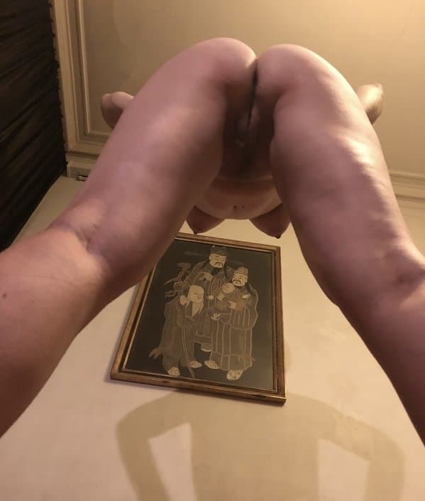 Random Bottom-View of amateur Milfs & Gilfs