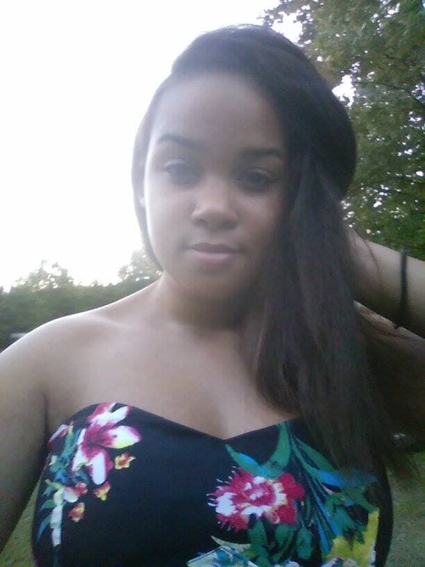 Real Ebony Girlfriend Leaked Rubbing her Clit and Fingering her Webslut Whore Pussy and Shows Nudes