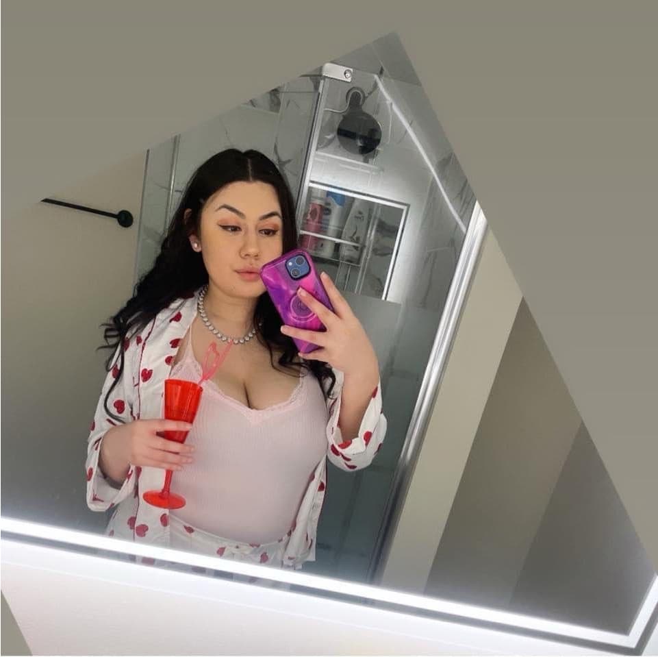 Click to view full size Chicago latina thot sapphire
