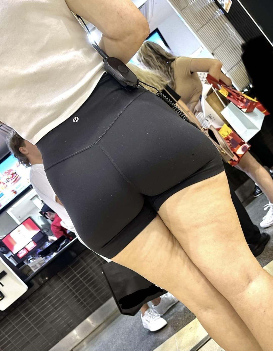 Thick round ass pawg cutie teasing her pussy and ass. Not oc