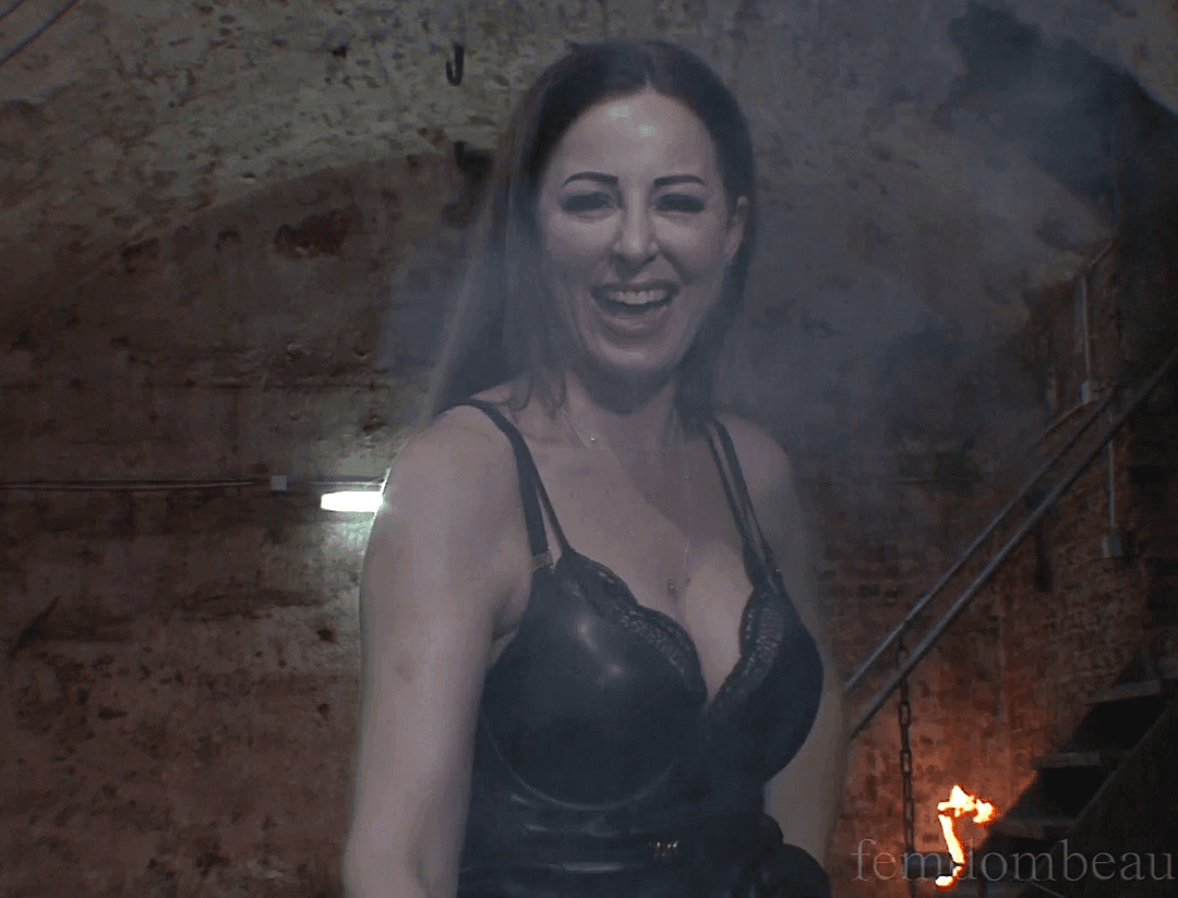 DOMINATRIX IN GERMAN DUNGEON - 2999