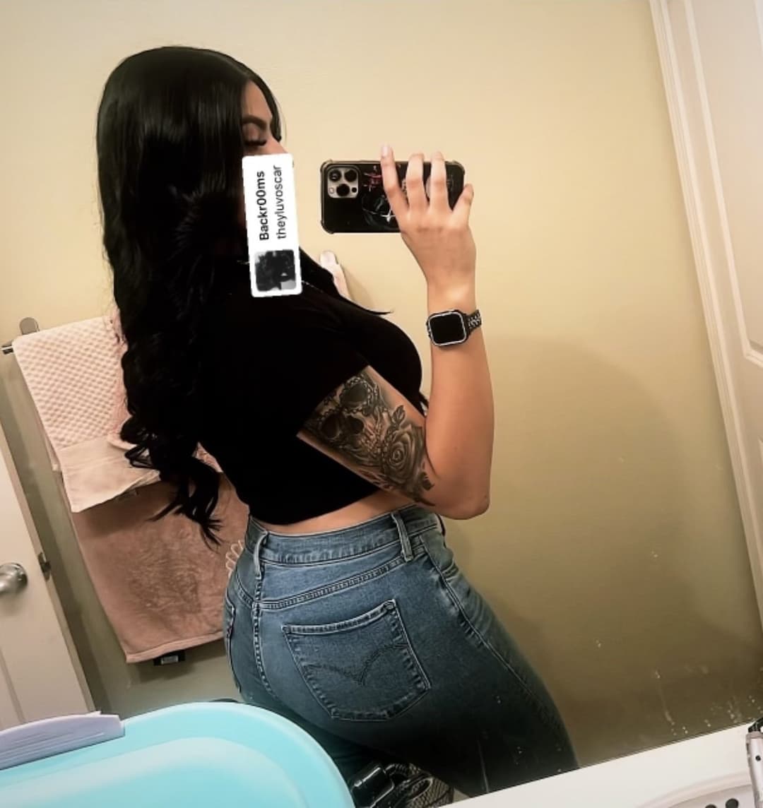 thick latina milf shows off her gains