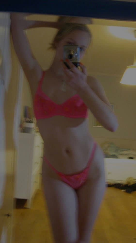 Blonde Rich fucktoy to breed (dm for more)