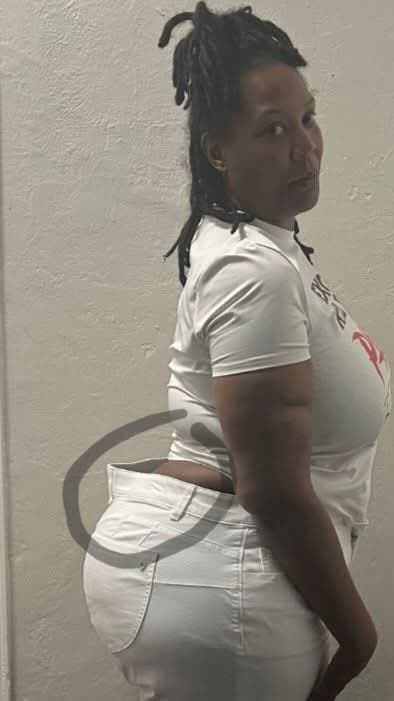 CURVY THICK EBONY MATURE