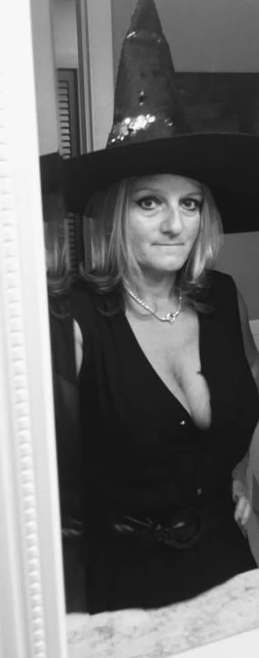 Mother and Daugher Websluts Liza and Allie Leak