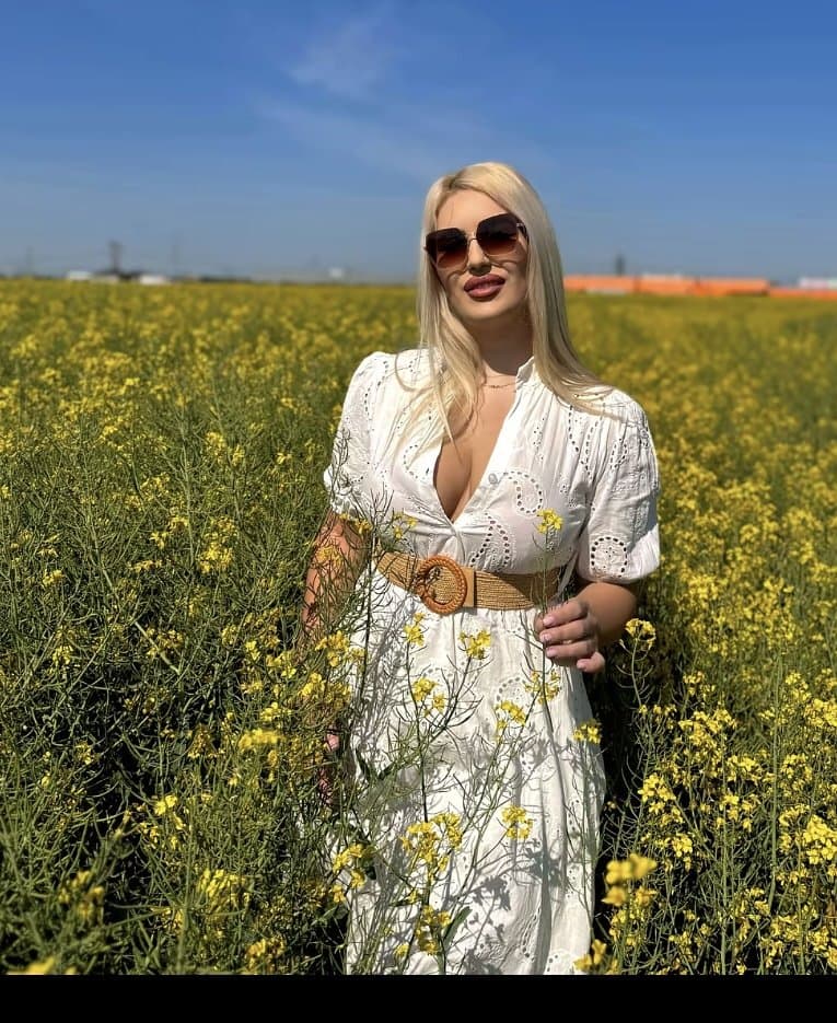 Click to view full size My hot math teacher <3