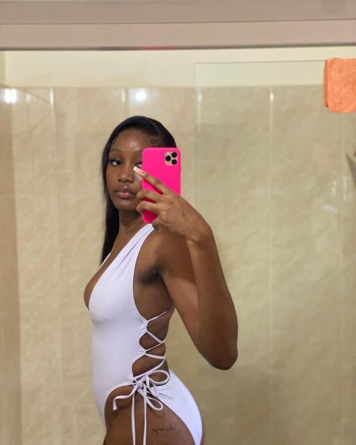 Two pussy selling Jamaican WHORES showing off for the gram