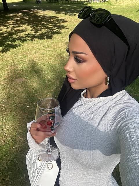iraqi hoejabi with dsl showing why hijabi bitches r the best ????