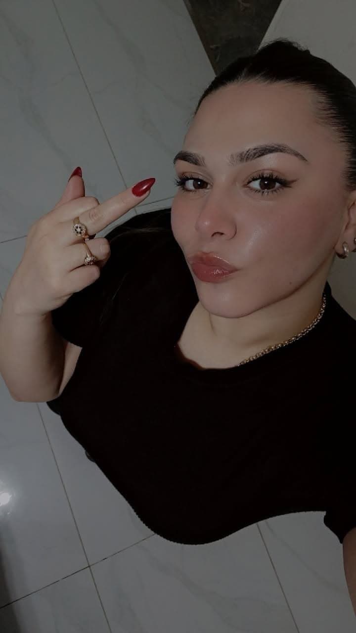 Estrella gitana de 20 tetona