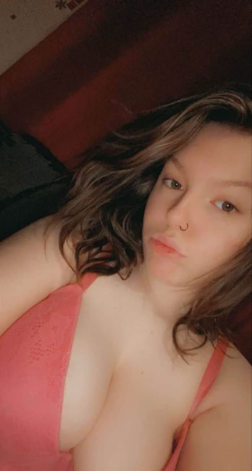 Beautiful slut Jill, 19, begged me to share her, Kik tongoloman to share yours