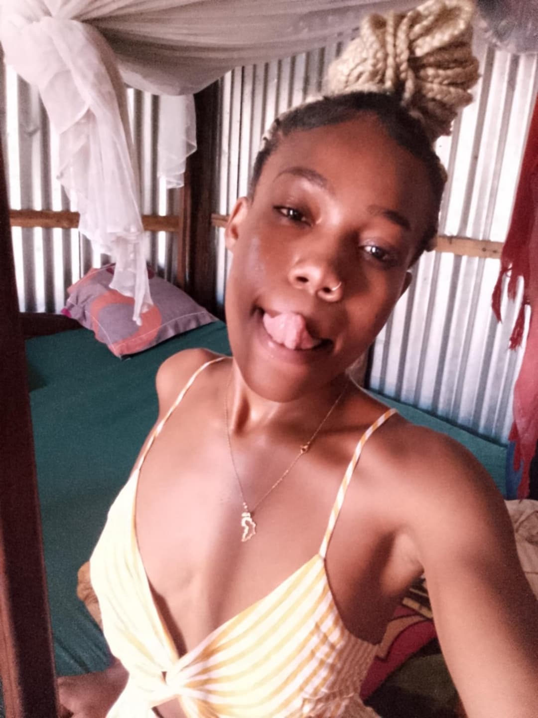 Salope malgache que je baise