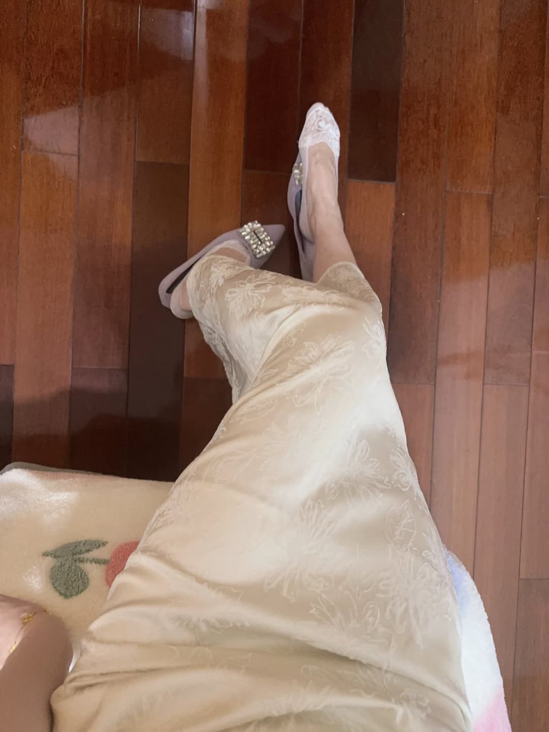 Asian feet / shoes & socks