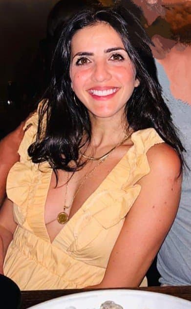 Smoking hot wifey gets naked ❤️