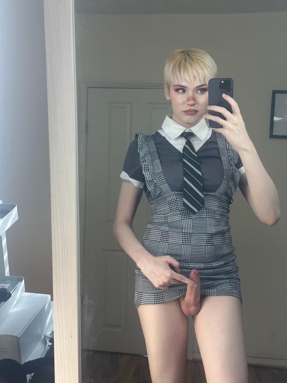 Click to view full size Pretty blonde short hair shemale