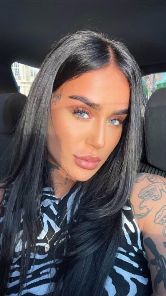 Tattooed Petite German Girl Amy - kik unkn_own117 for the same treatment