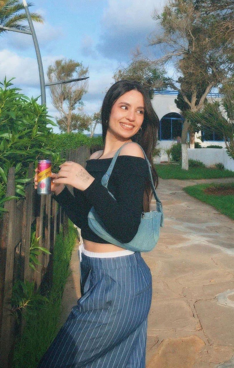 Click to view full size Algerian slut submitted