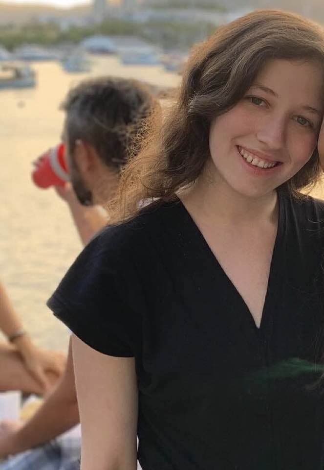 Click to view full size BIG ASS/ANGEL face -Risk of falling in love