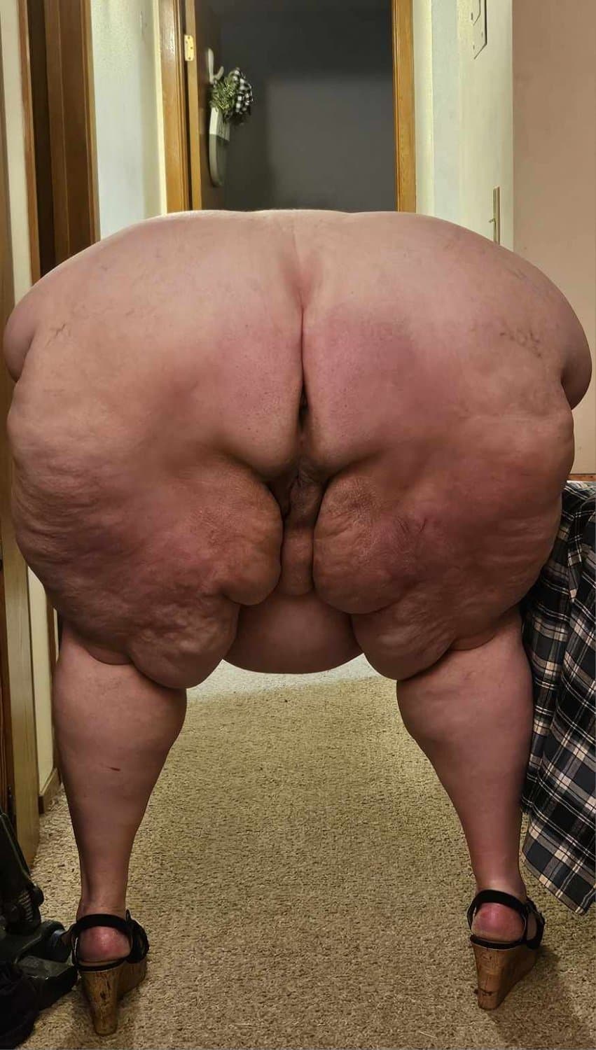 Nasty Public Fat Bitch Aprill Thompson is addicted to BBC