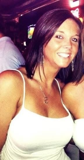 Former bartender’s rock hard fakies must’ve helped with a lot of bills back when she flashed for GGW